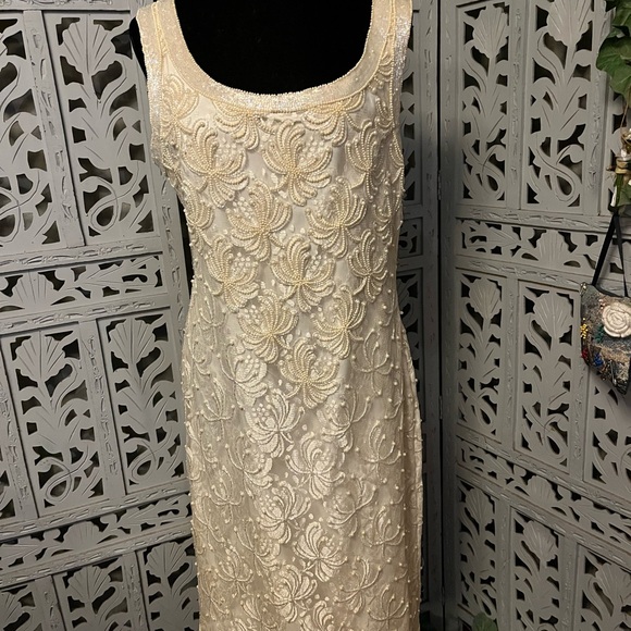 💘HOST PICK💘 SCALA INCREDIBLE IVORY CLASSY FULL BEADED SLEEVELESS FORMAL DRESS - Picture 2 of 13